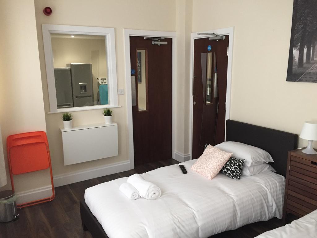 Casa Fresa Franks Serviced Accommodation ลิเวอร์พูล ภายนอก รูปภาพ