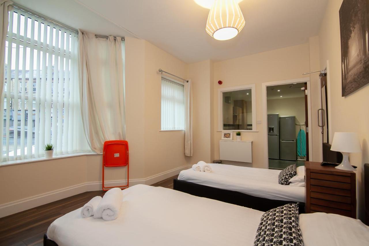 Casa Fresa Franks Serviced Accommodation ลิเวอร์พูล ภายนอก รูปภาพ