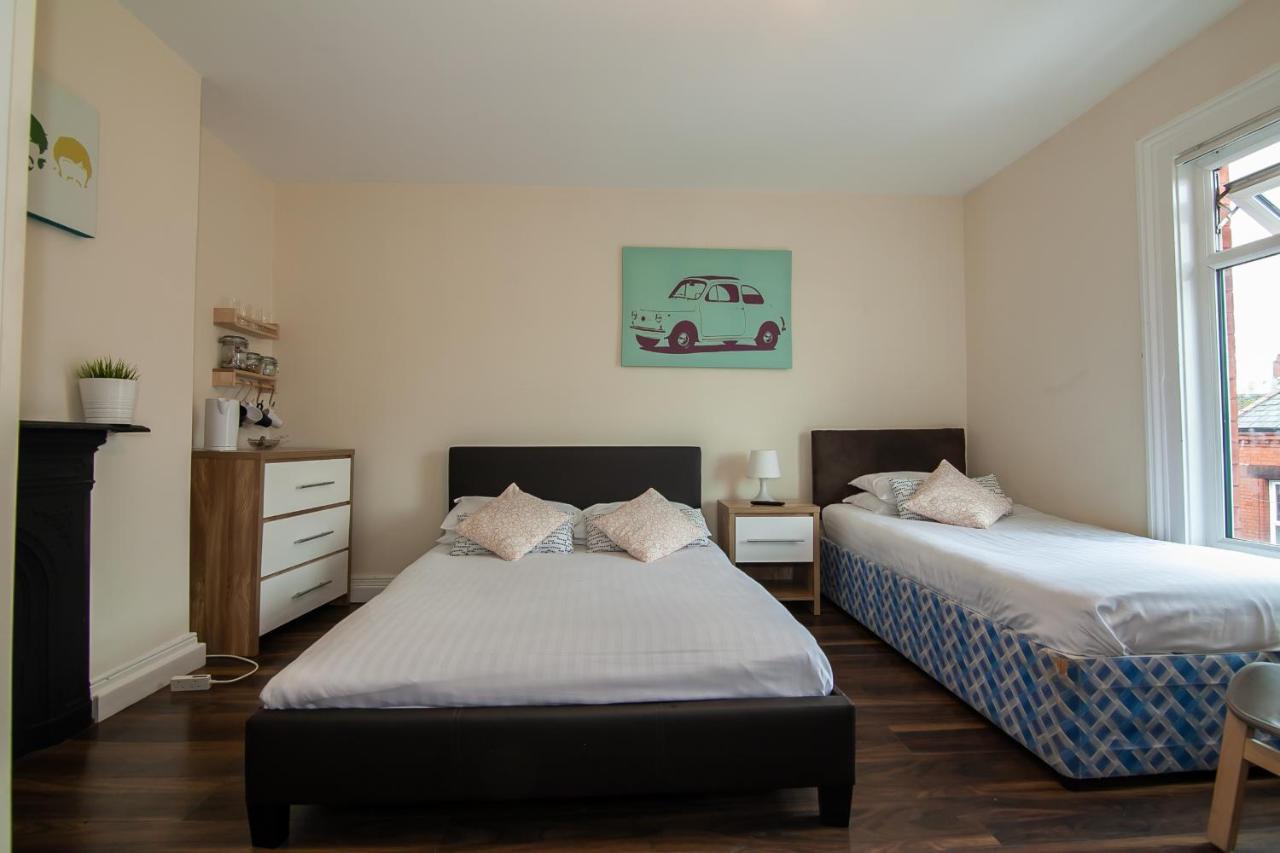 Casa Fresa Franks Serviced Accommodation ลิเวอร์พูล ภายนอก รูปภาพ