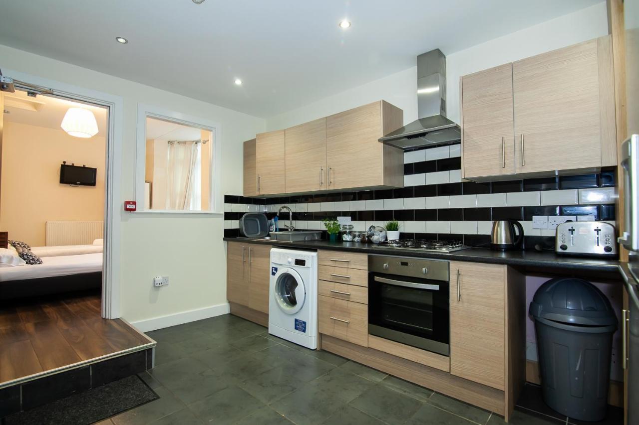 Casa Fresa Franks Serviced Accommodation ลิเวอร์พูล ภายนอก รูปภาพ