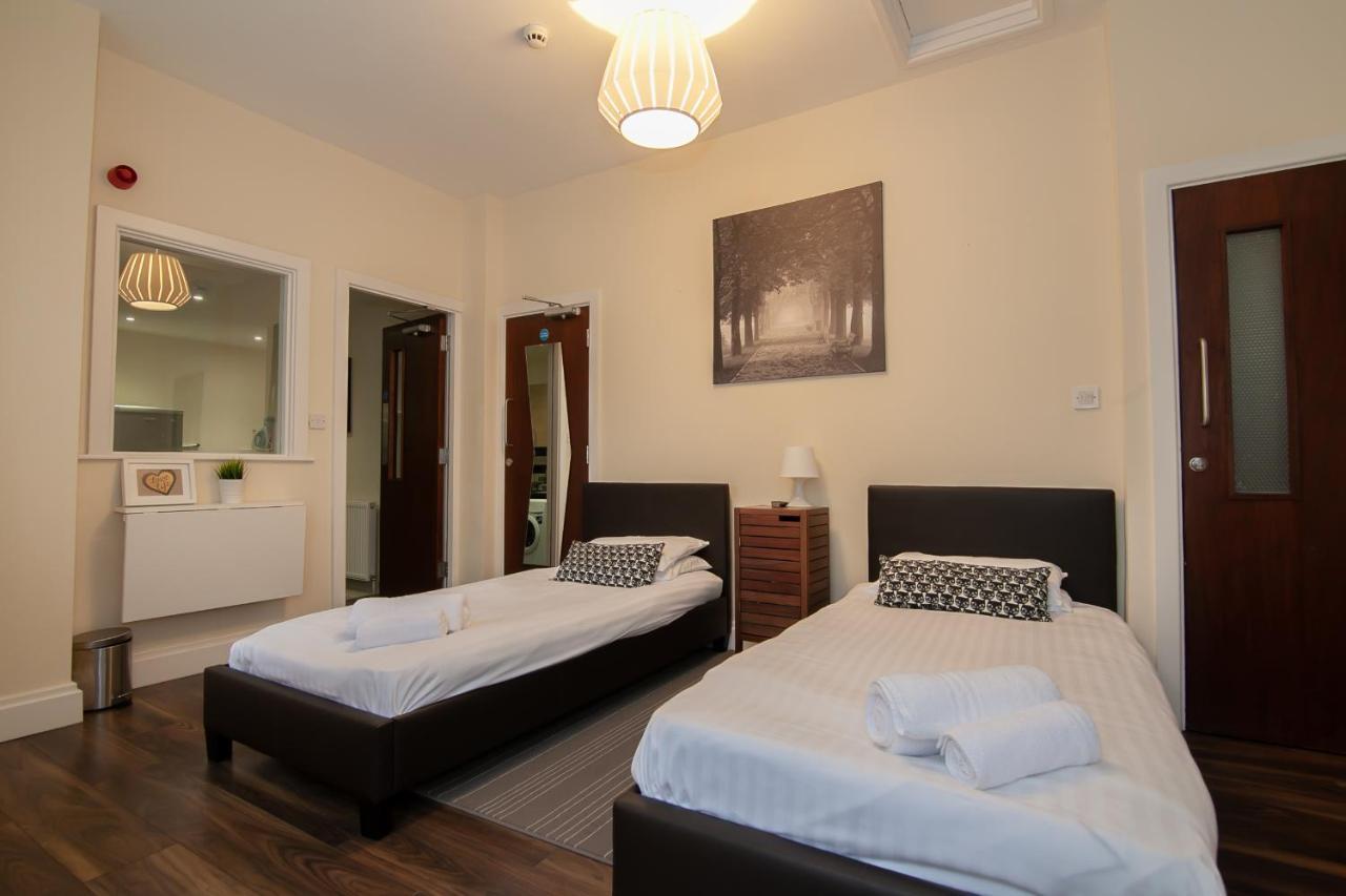 Casa Fresa Franks Serviced Accommodation ลิเวอร์พูล ภายนอก รูปภาพ