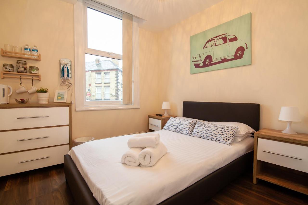 Casa Fresa Franks Serviced Accommodation ลิเวอร์พูล ภายนอก รูปภาพ